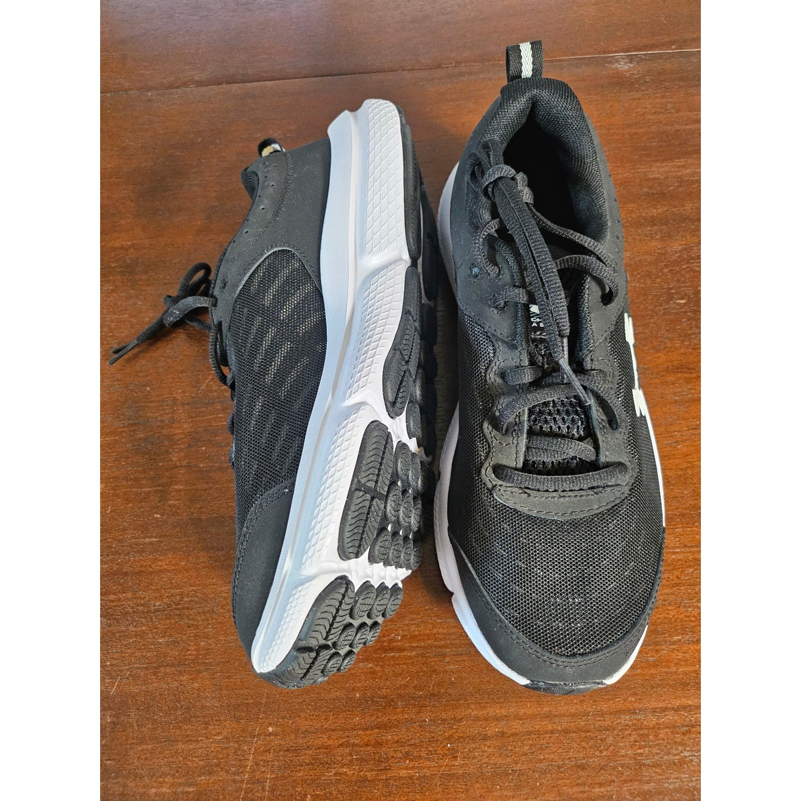 Under Armour Charged Assert 10 Running Shoes Mens 8 Black White 3026175-001