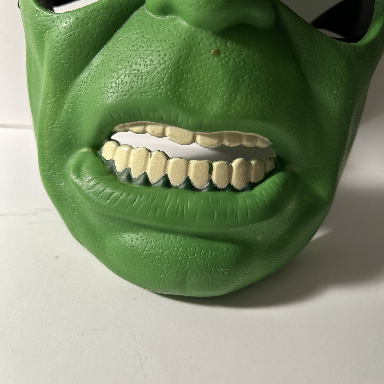 2 MARVEL 2011/2015 Incredible HULK Green Hard Plastic Kids Halloween Masks