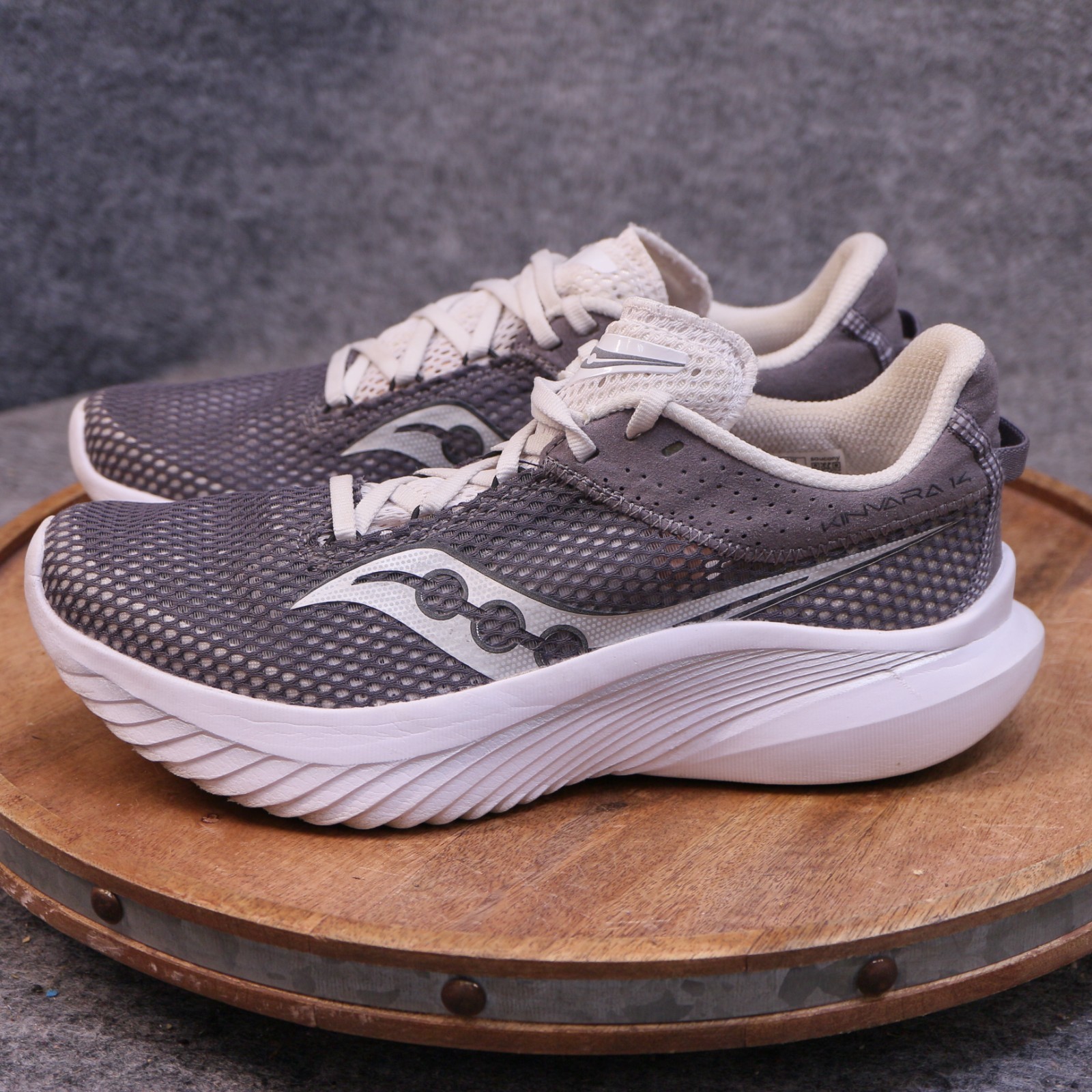 Saucony Kinvara 14 Womens Size 9 US Gray White Athletic Sneakers Shoe S10823-121