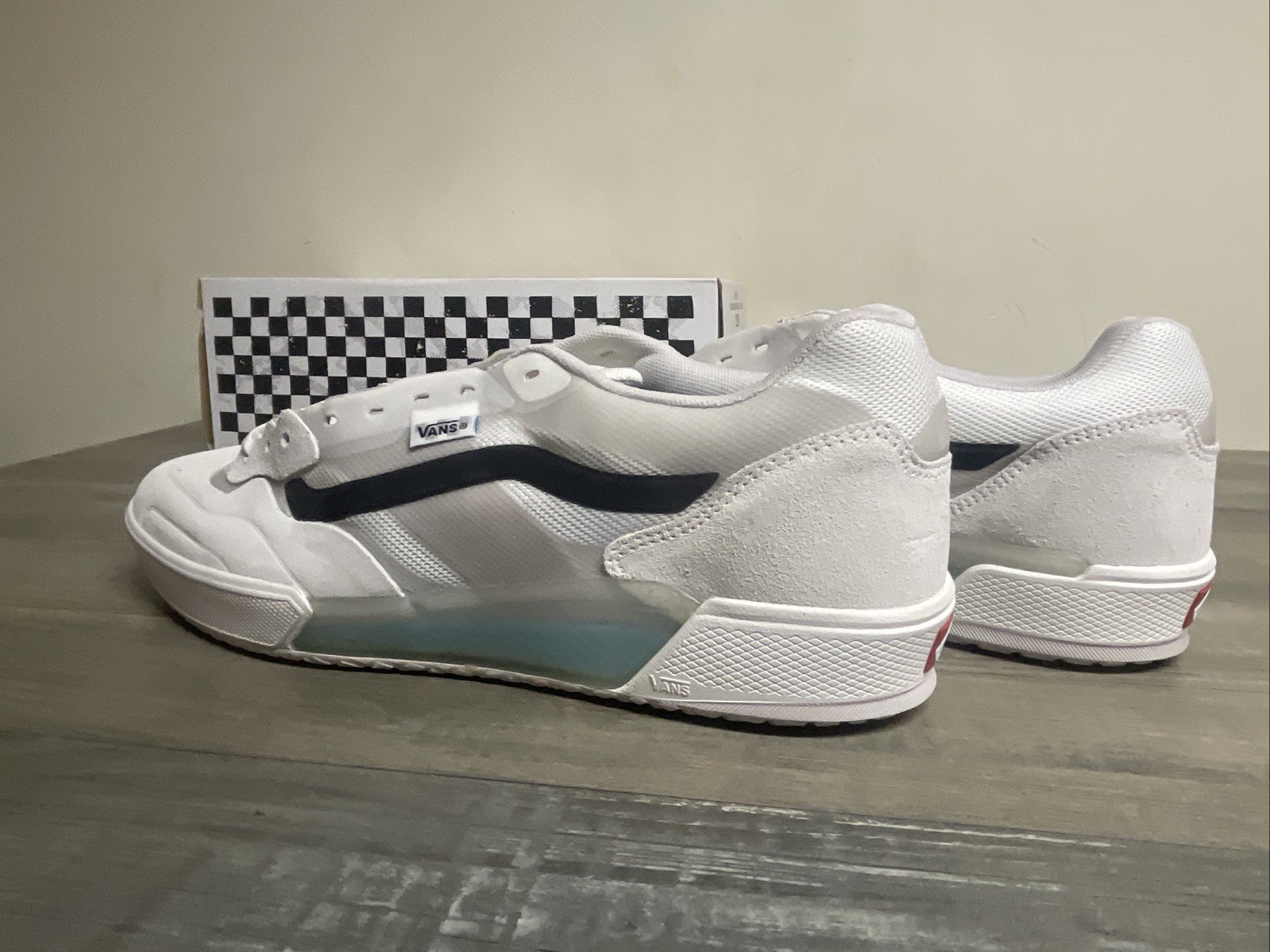 Vans AVE 2.0 White/Black/Blue Skateboarding Skate Shoes Sneakers Men’s Size 12