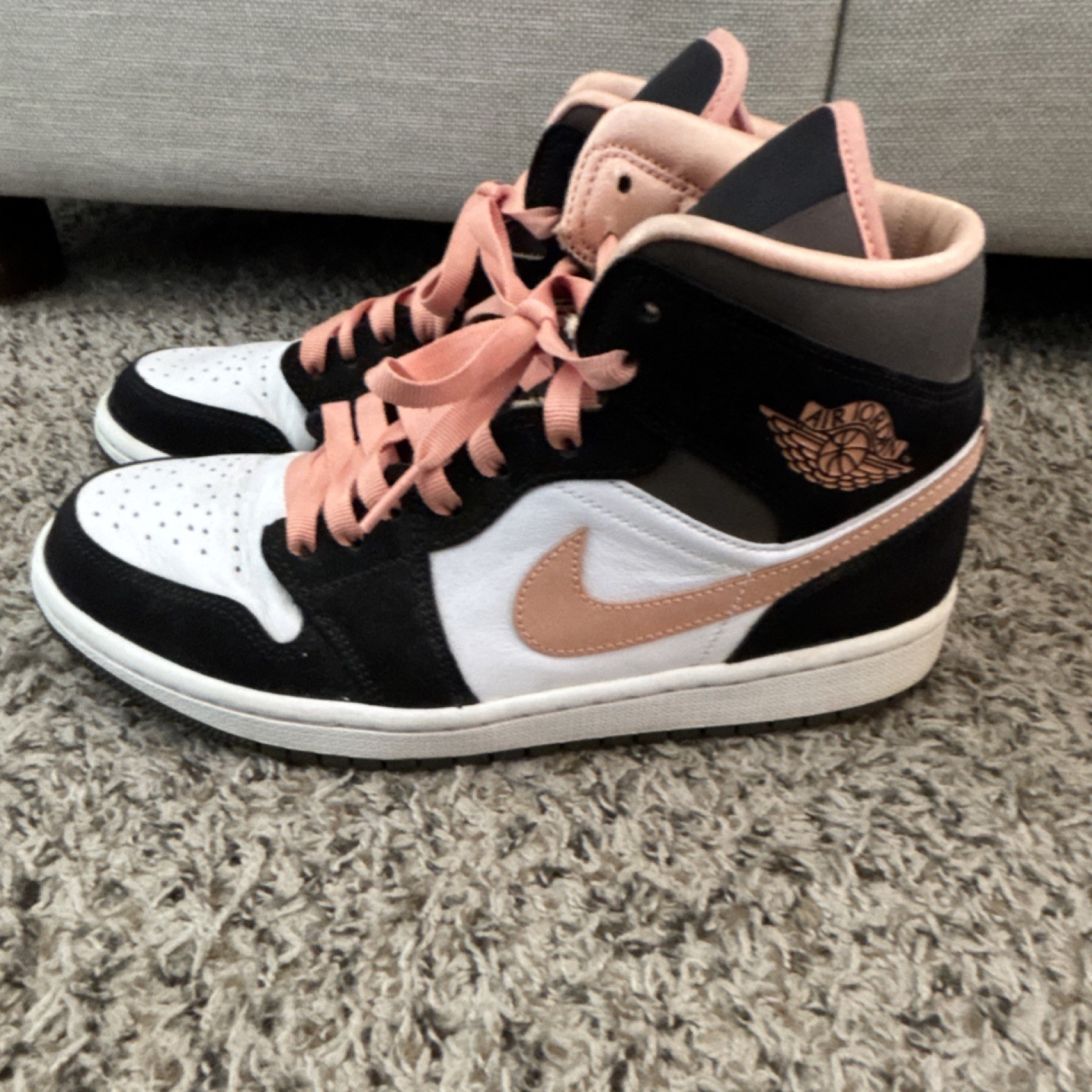 Jordan Air Jordan 1 Mid DH0210-100 Black/White/Pink Colorblock Lace-Up Men