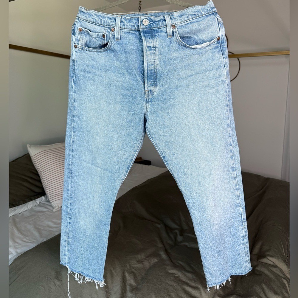 Levi’s 511 Premium Skinny Jeans Light Wash Distressed Button Fly 32×28 M 12-14 W