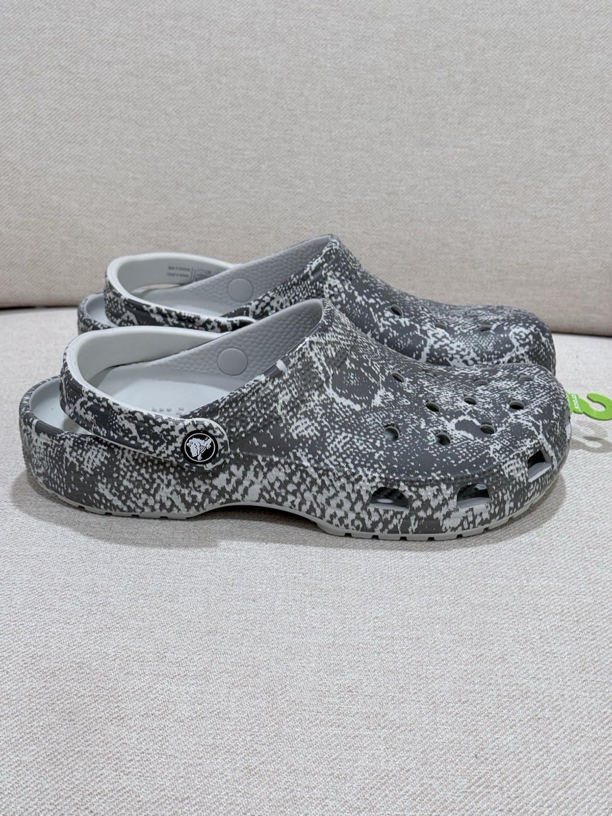 Unisex M8/W10 Clogs Crocs Classic Clog Seasonal Graphic Atmosphere/ Multi Snake