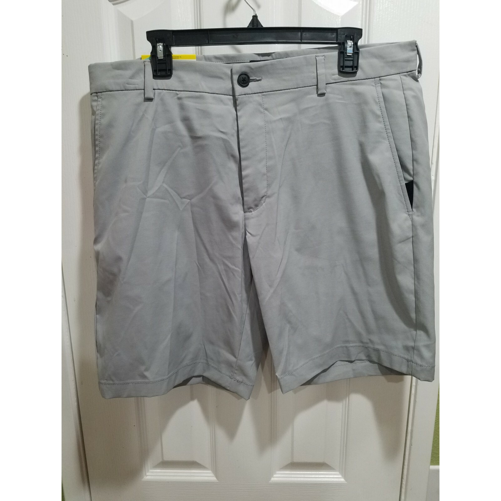 Claiborne Men’s Classic Fit Dry Cool Stretch Tan/Gray Shorts flat 30 32 34 36 38