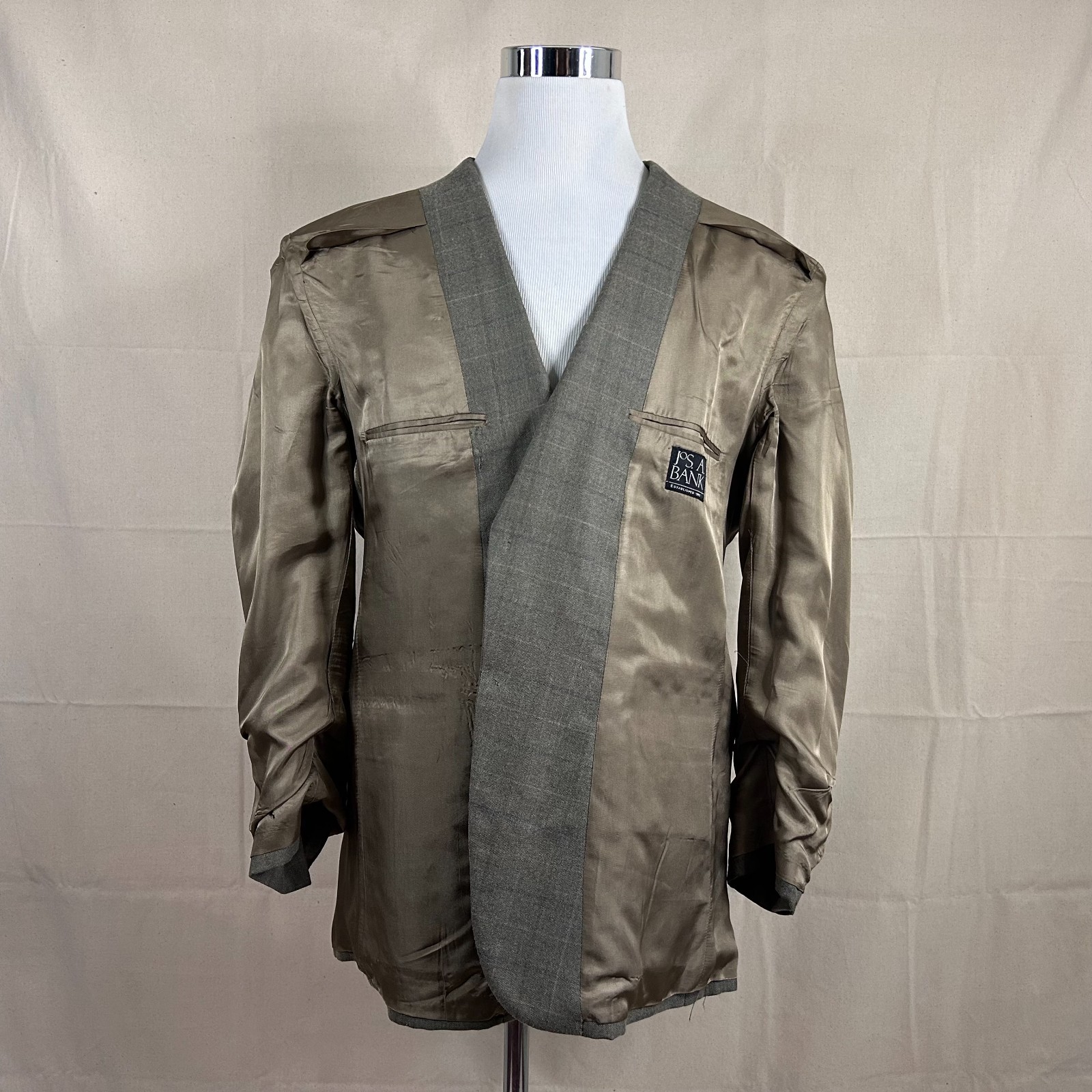 Jos A Bank 46R Sport Coat Silk Wool Blend Beige Plaid Two Button Lined Vented