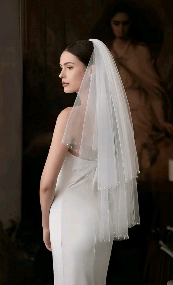 Pearl Edge Wedding Veil 2 Tier Beaded Bridal Veils Fingertip Length White Veil