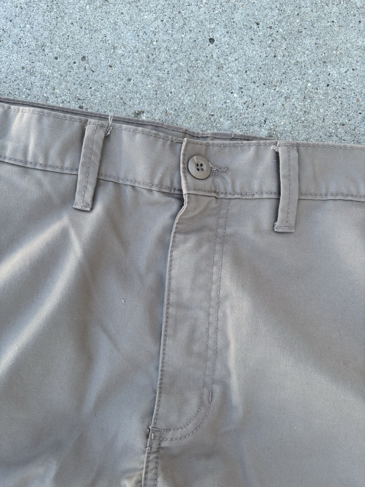VANS Men’s Beige Twill Chino Pants 31W Cotton Blend Flat Front Pockets