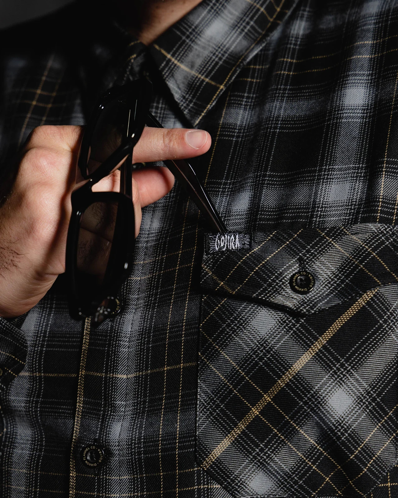 DIXXON Flannel x GOJIRA Men’s LARGE Collab Metal Band Plaid Button Shirt