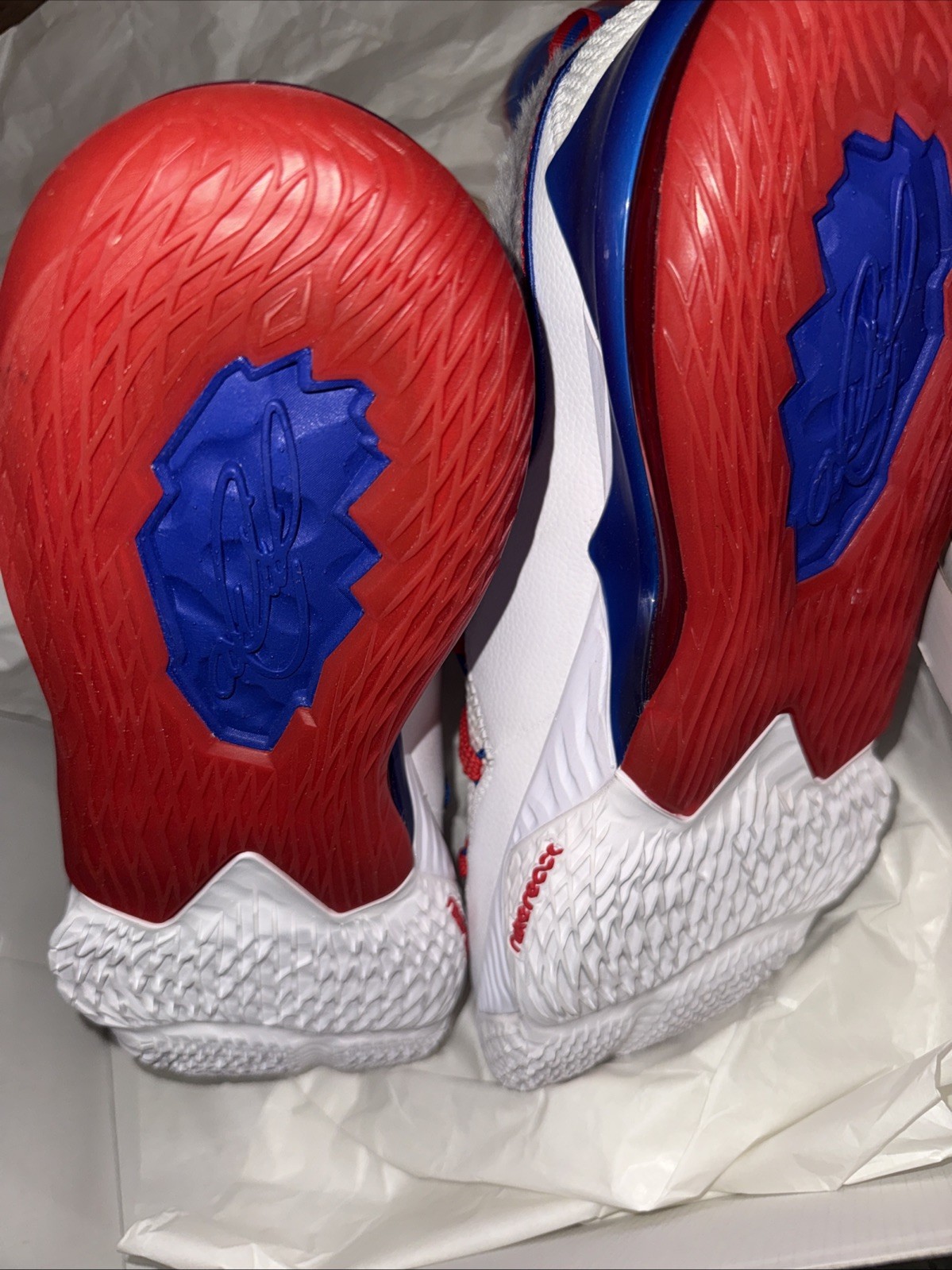 LeBron Xvii Low Size 14 Space Jam/Bugs Bunny
