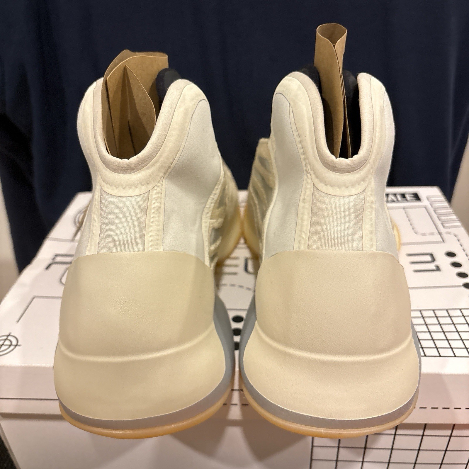 adidas Yeezy QNTM Mist Slate Size 10