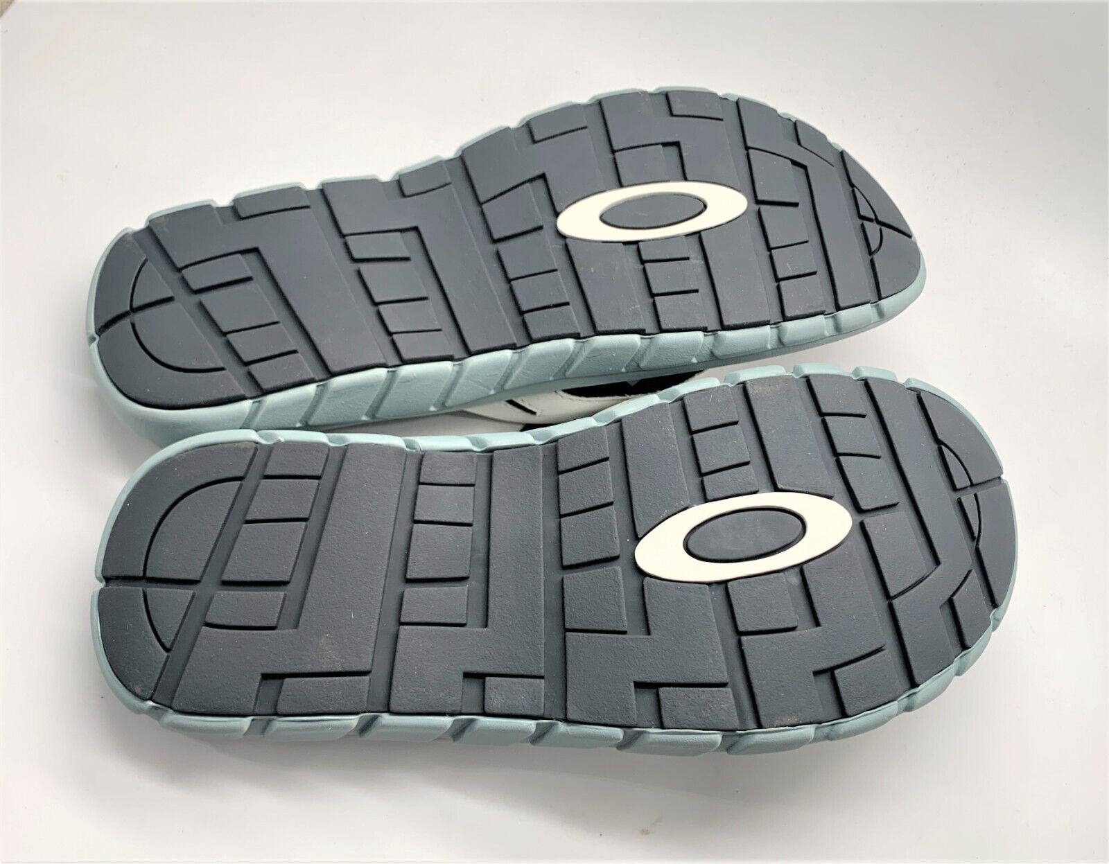 Oakley Operative Sandals 2.0 Men’s SIZE 12 Special Edition Flip Flops 13477-9GE