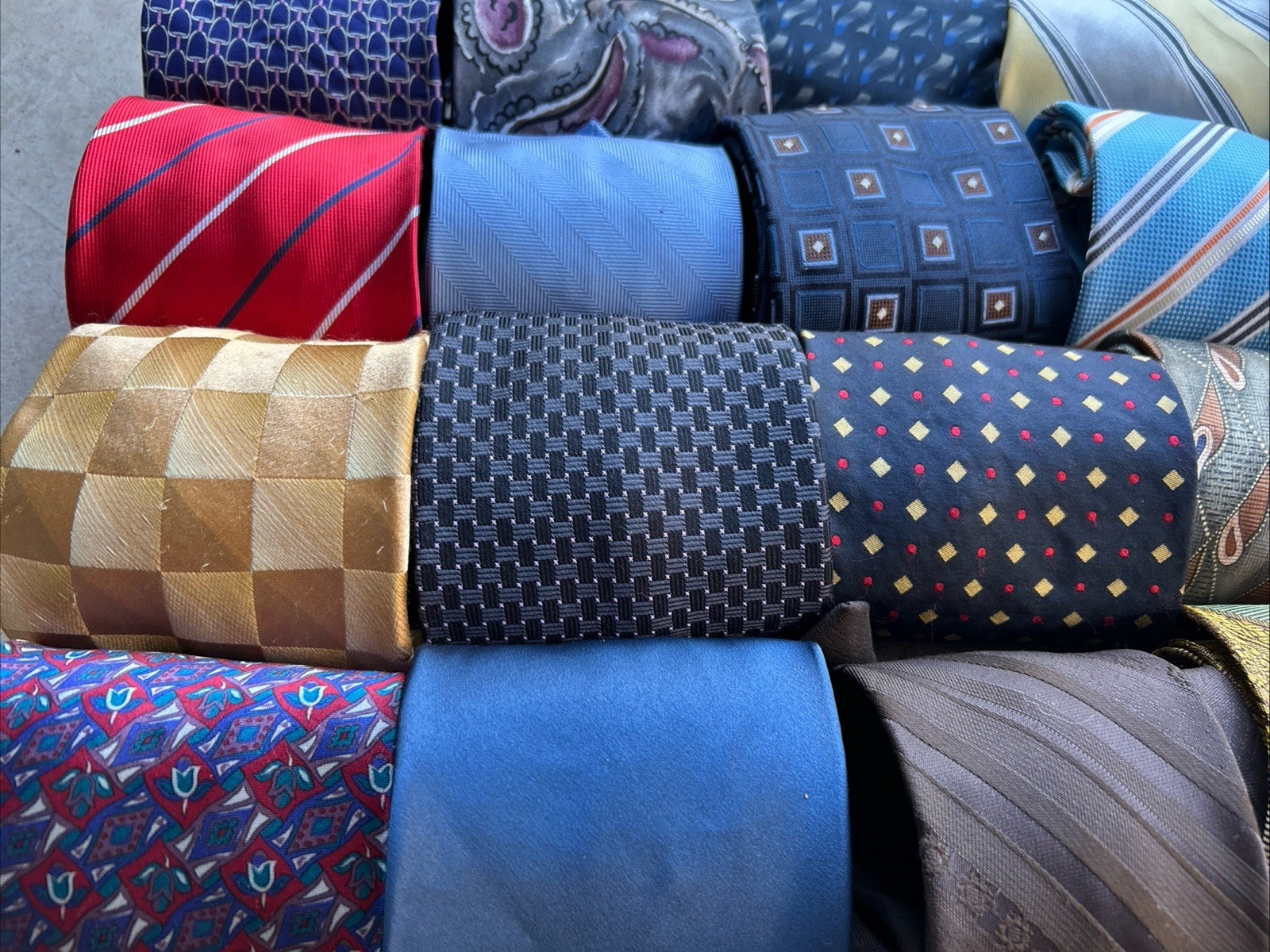 Lot of 35 All Silk Mens Neckties Quilt Patchwork Craft Repurpose Mix Patterns