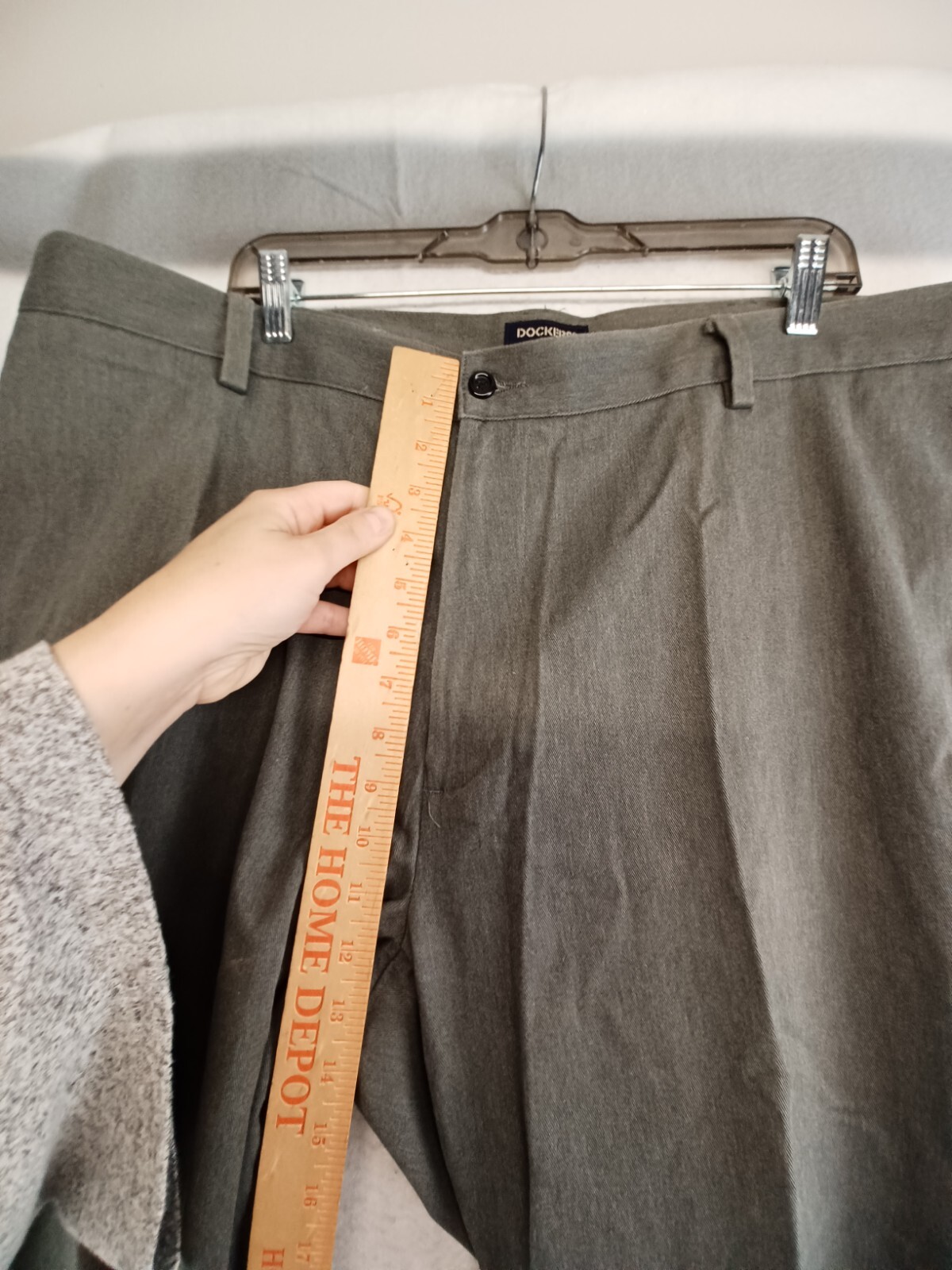 DOCKERS Pants Men’s W42 L30 Gray Khakis Classic Fit Stretch Heather No Wrinkle