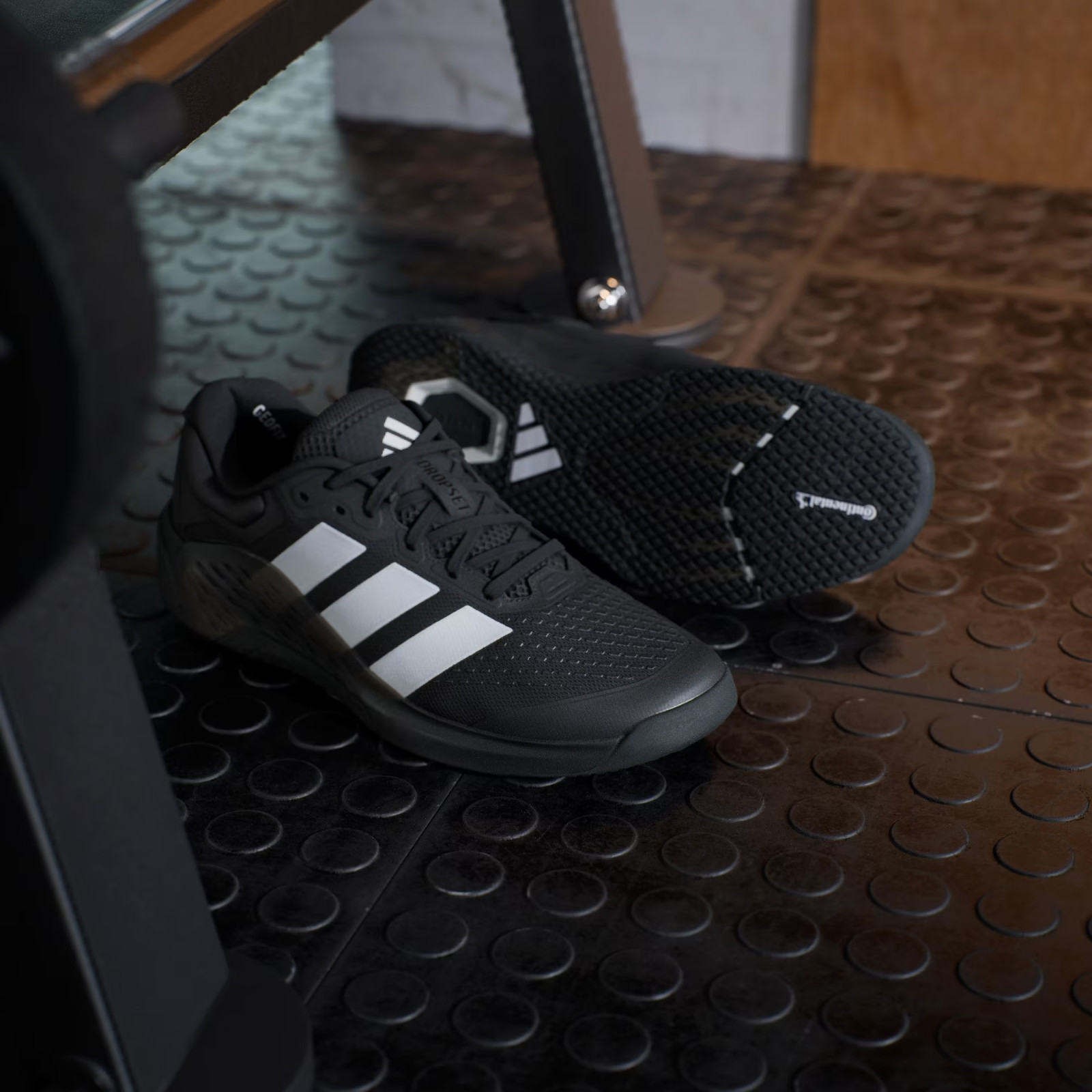 adidas DROPSET 4 TRAINING JR4671 Core Black / Cloud White / Lucid Red Men’s Size
