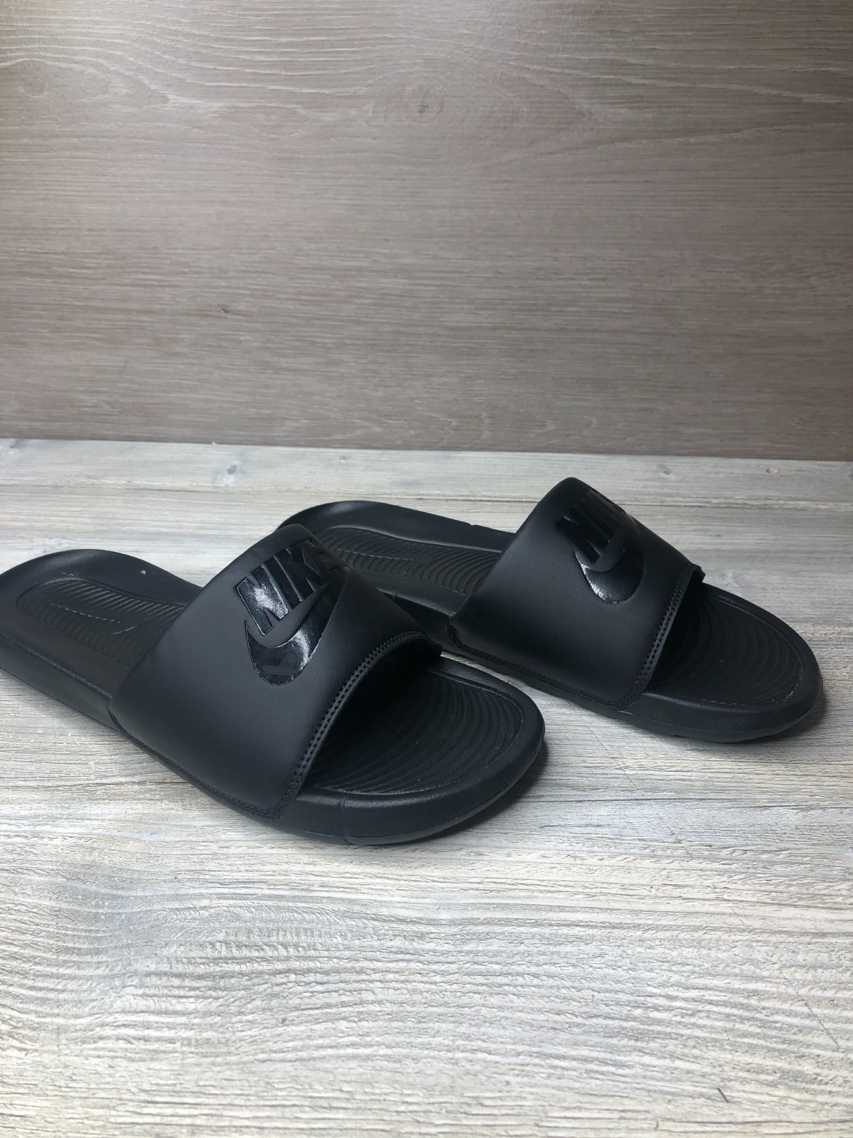 *NEW* Men NIKE VICTORI ONE SLIDES BLACK/BLACK Sz 10M