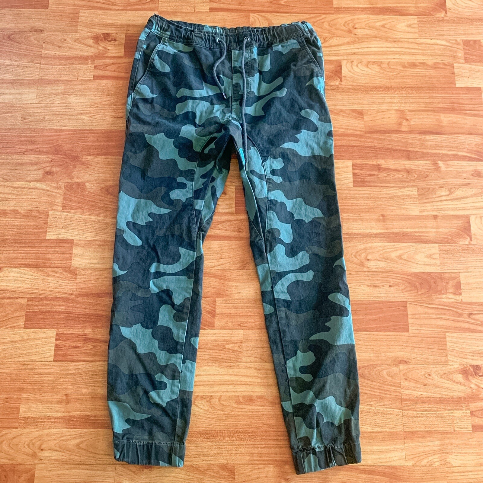 American Rag Camouflage Camo Jogger Pants Size Medium 32-34 Waist