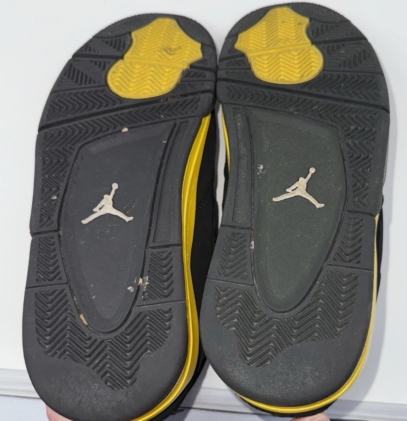 Nike Air Jordan 4 Retro Thunder Men’s Size 10.5 Black Yellow
