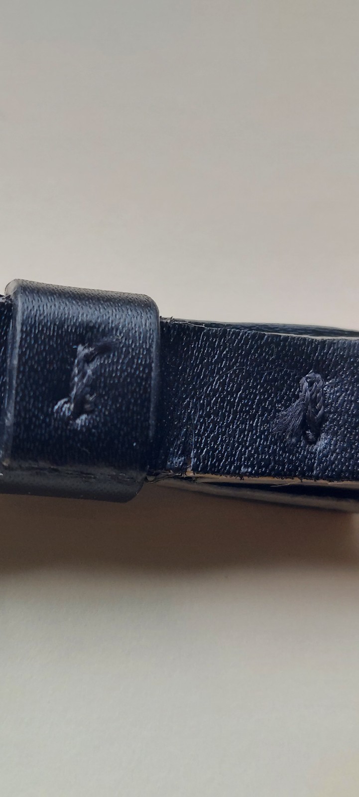 Kate Spade Leroy Street Bee Black Pebble Leather Wristlet Bow Strap Wallet Pouch