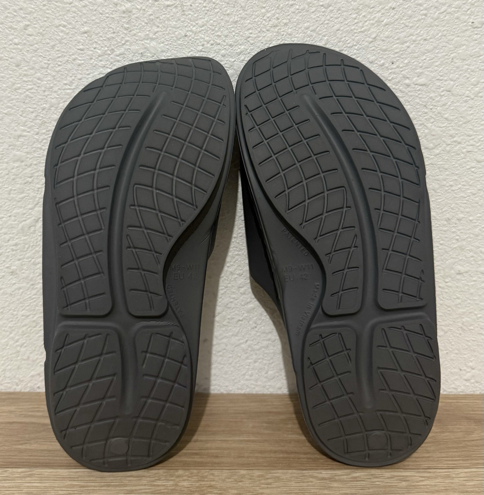 OOFOS OOahh Sport Flex Unisex Gray Size Men’s 9 Women’s 11