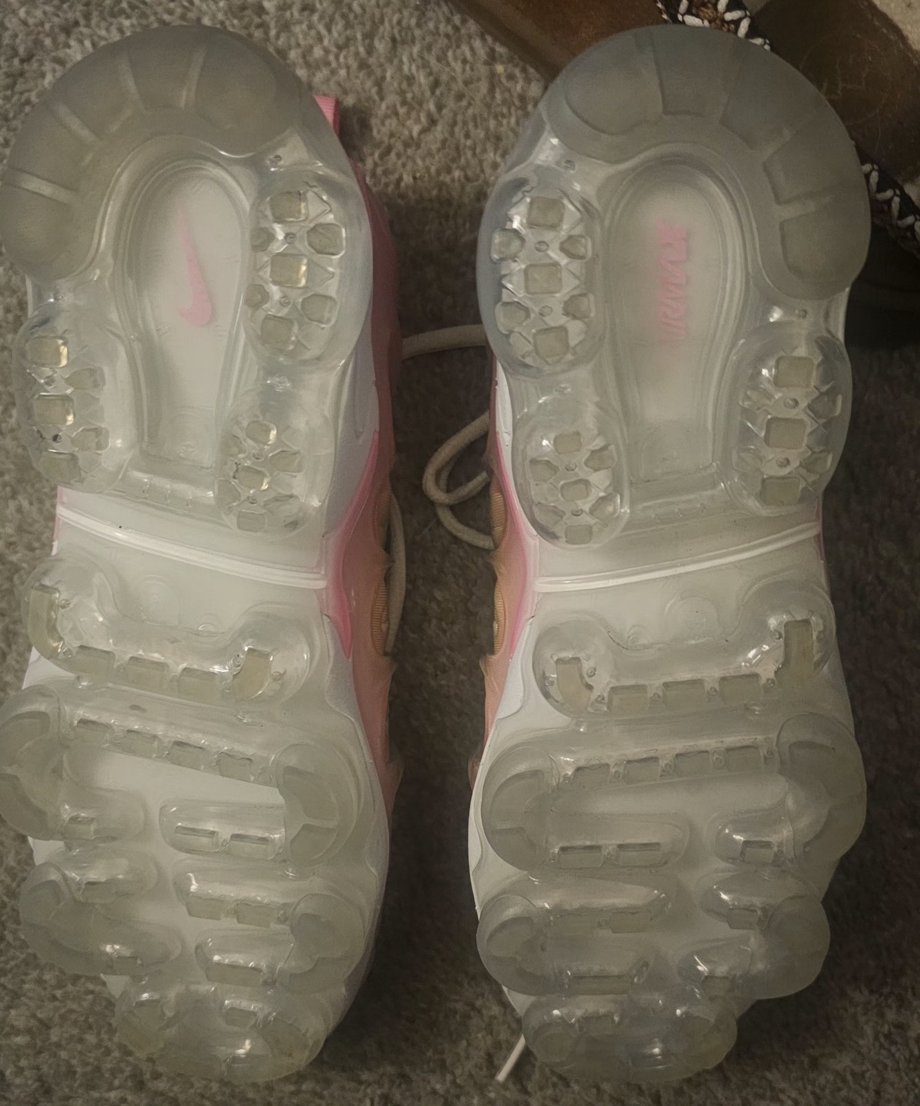 nike vapormax air size 6 pink, blue, and yellow