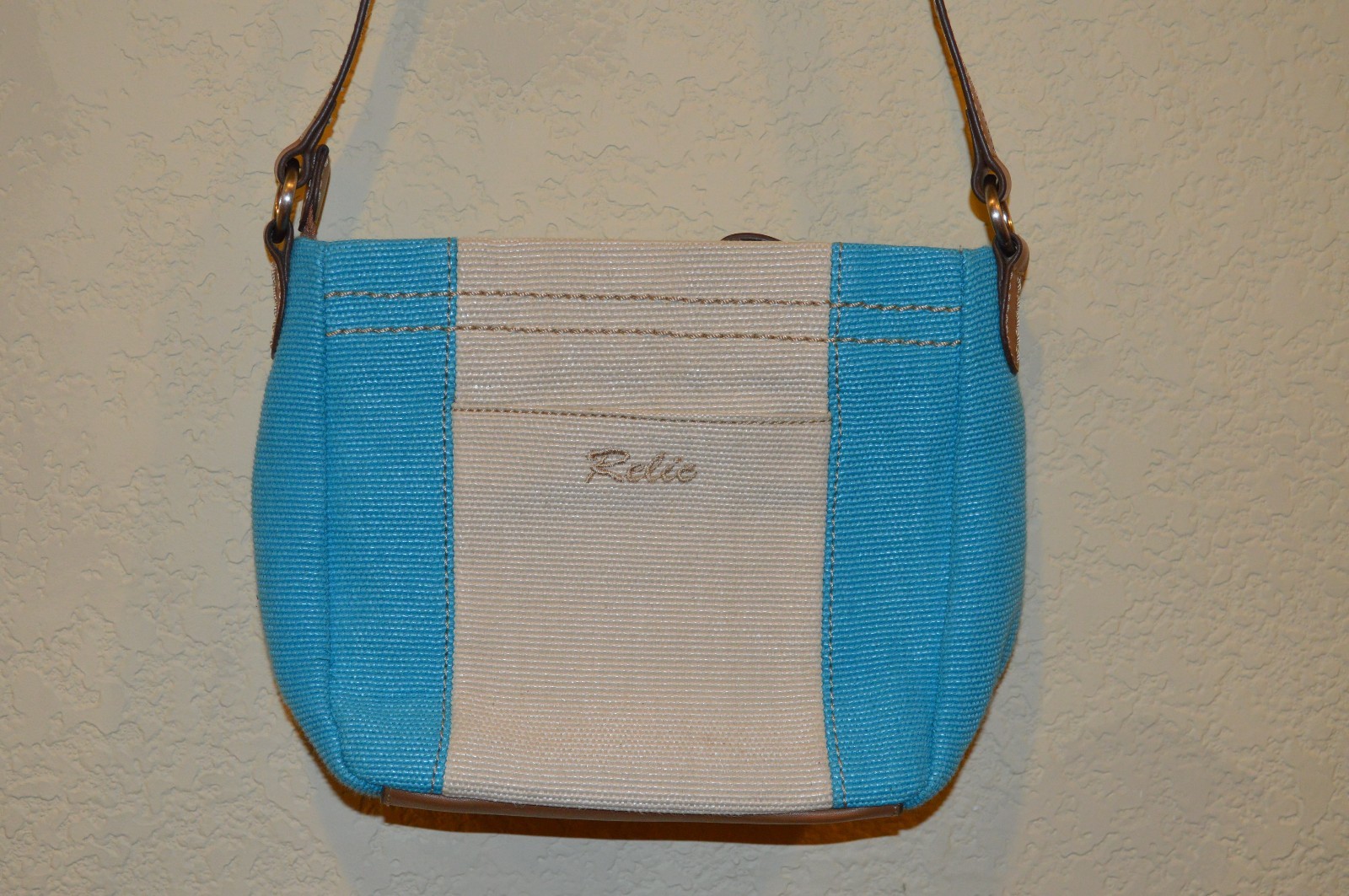 Relic Turquoise and White Lined Woven Handbag Zippered Purse NEAR PERFECT!