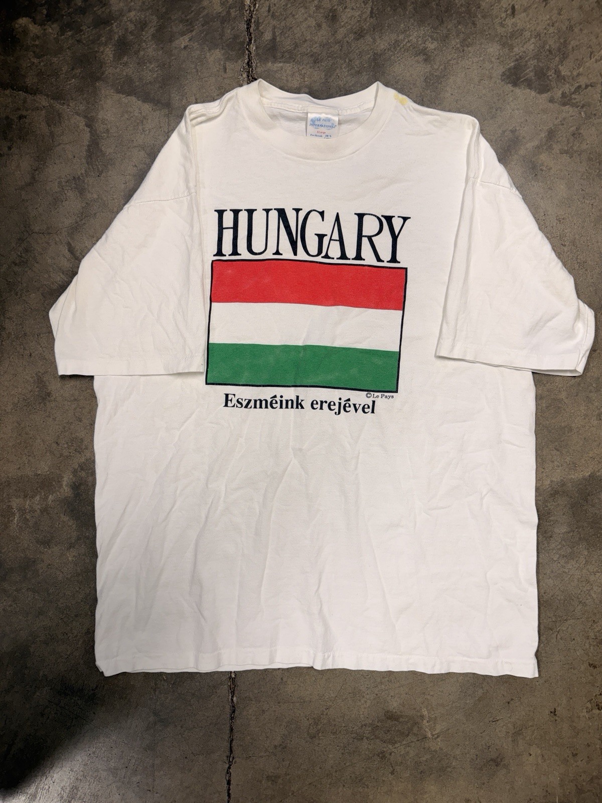 Vintage 90’s Hungary country t-shirt single stitch men’s XL