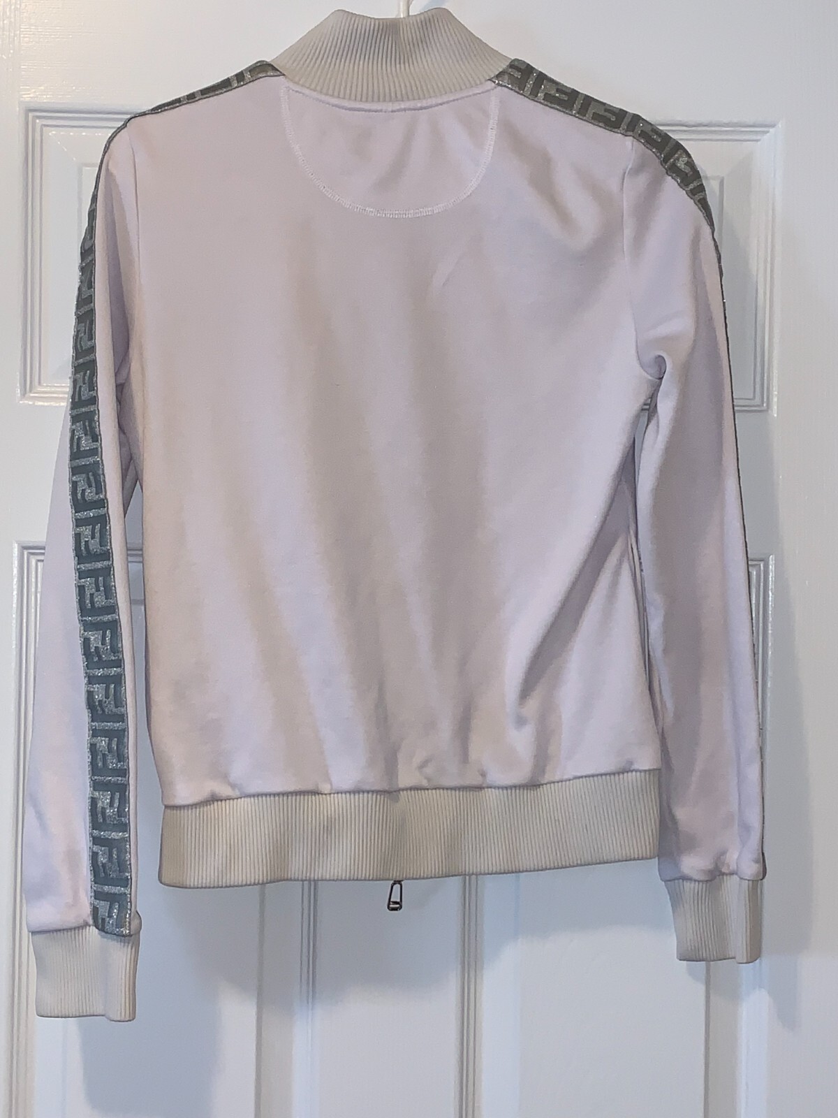 FENDI ROMA MADE IN ITALY 1925 LOGO SIZE 40 EURO OR SMALL CHEST 17″ LENGTH 21″