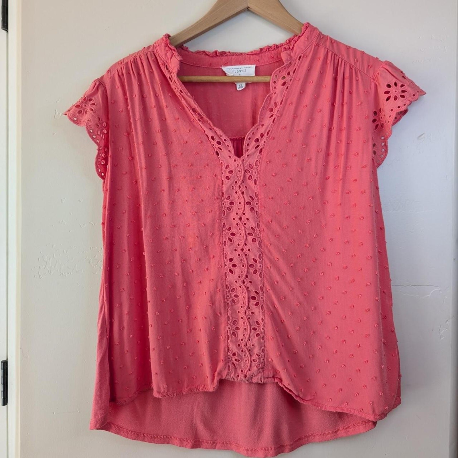 Flower & Feather Top Womens XL Pink Swiss Dot Eyelet Lace Trim High Low Blouse