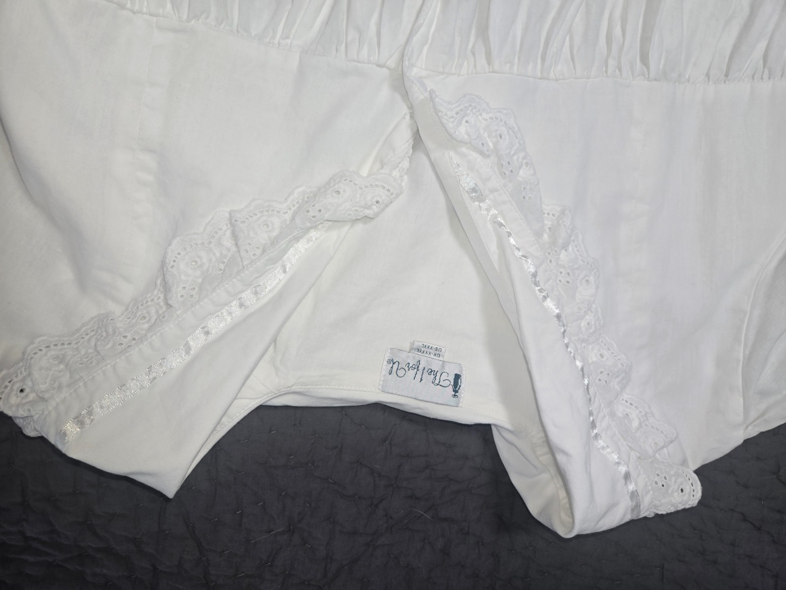3pc Victorian The 1 for U – Long Sleeve Embroidered Robe & 2 Nightgowns XXXL us