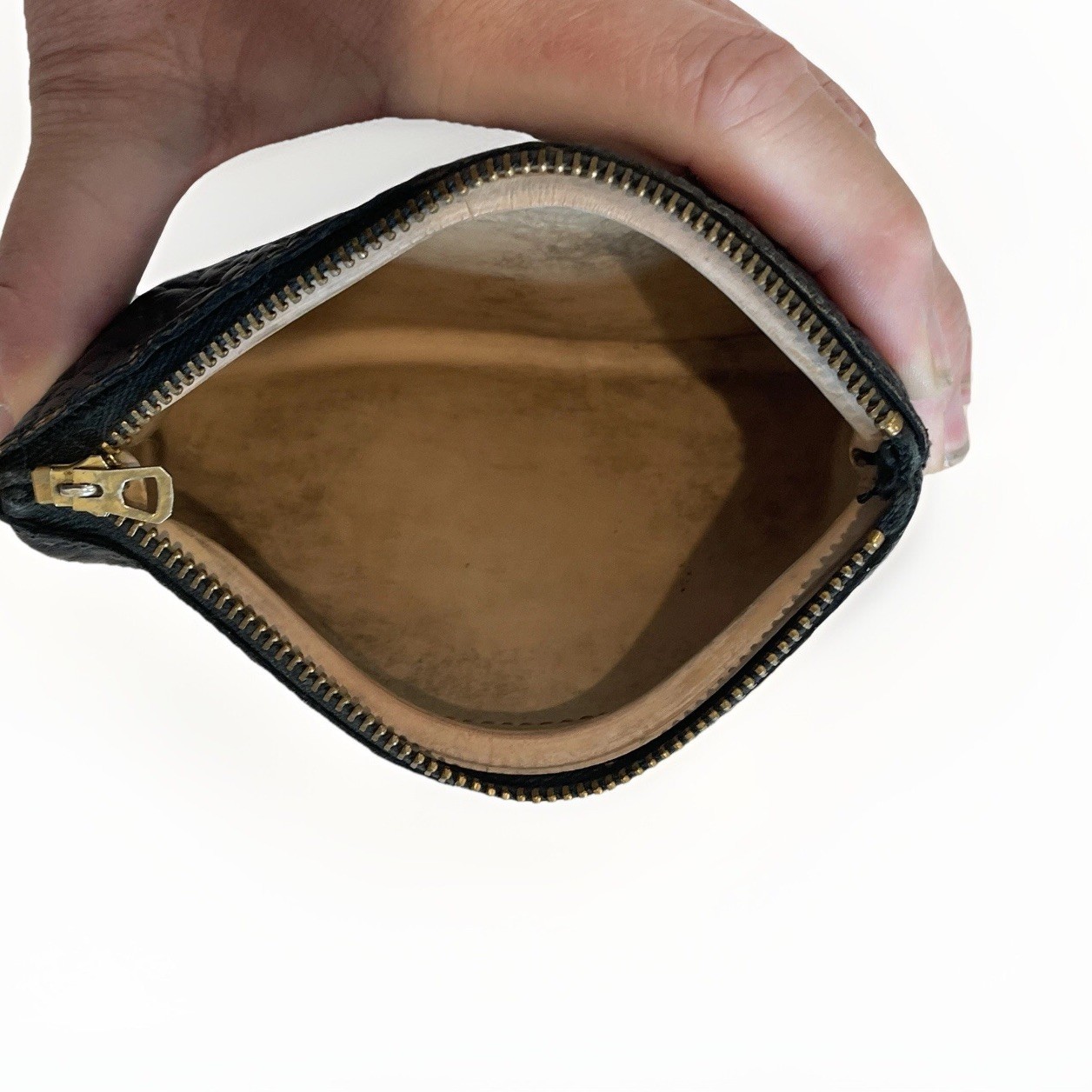 Black Sheepskin Pebbled Leather Coinpurse Gold Accent
