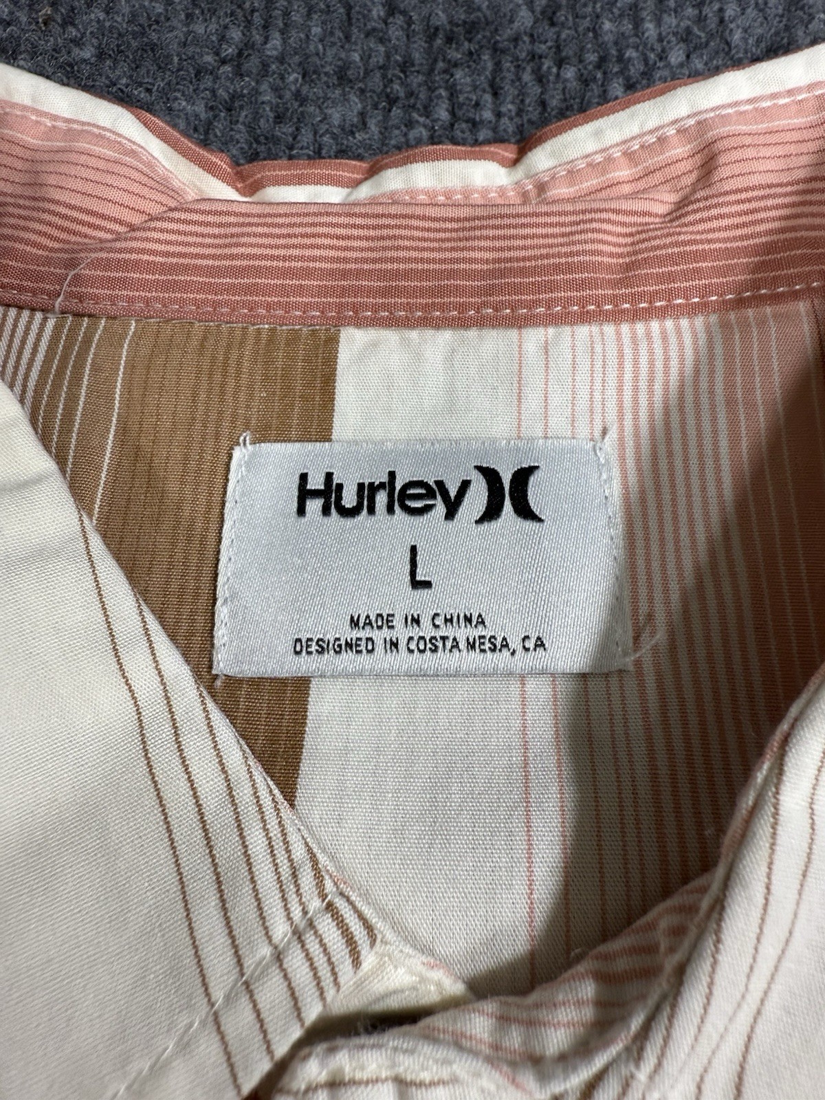 Hurley Striped Button Front Shirt Men’s Large Pink Tan Short Sleeve Casual