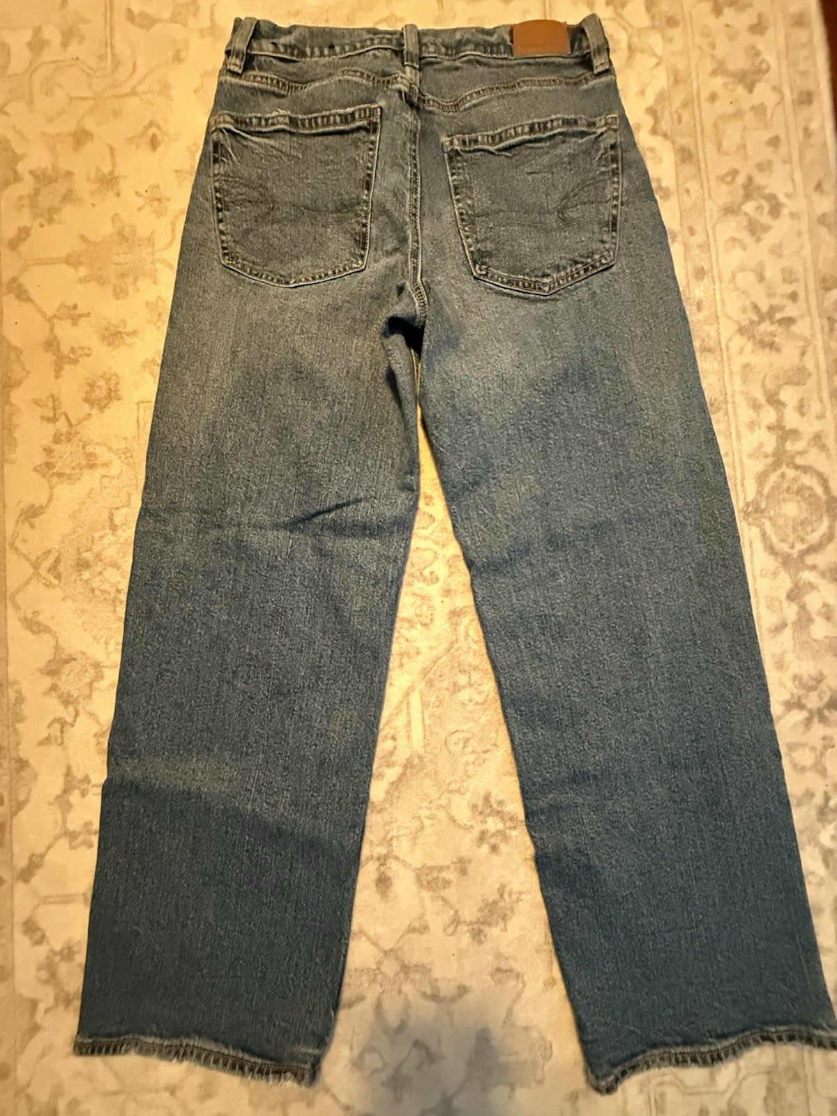 American Eagle Women’s Jeans Medium Rise with Gold Stud Embellishments Sz 2 Reg