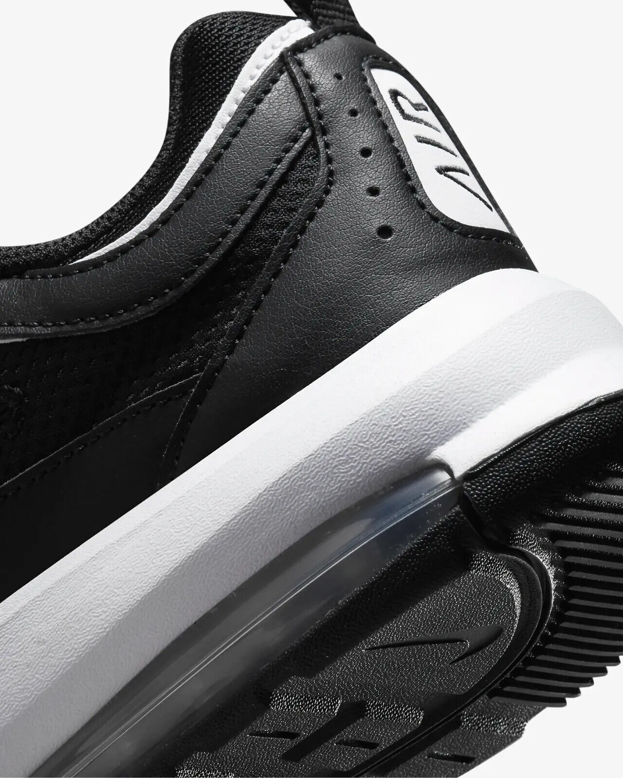 Authentic NIKE AIR MAX AP / Men’s / Black-White-Black / NIB
