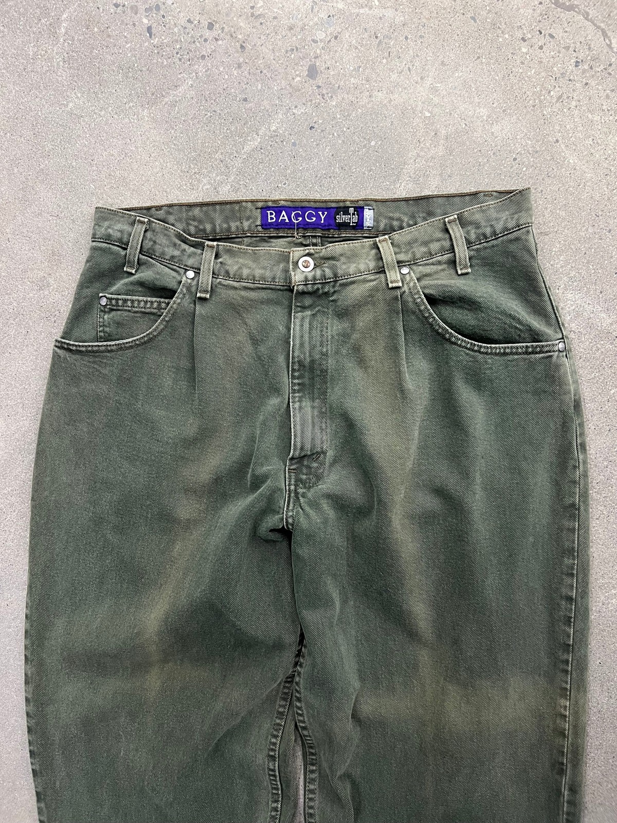 Vintage Levi’s SilverTab Baggy Jeans – 38”