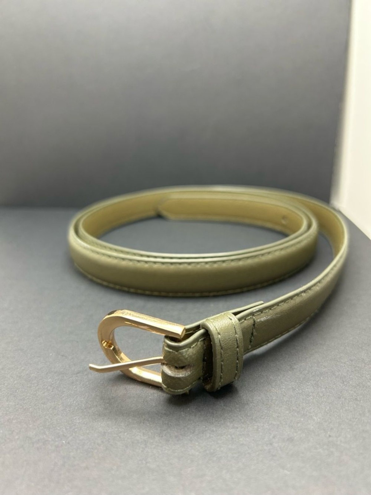 Source Unknown Grayish/Green Slim Leather Belt with Gold Buckle