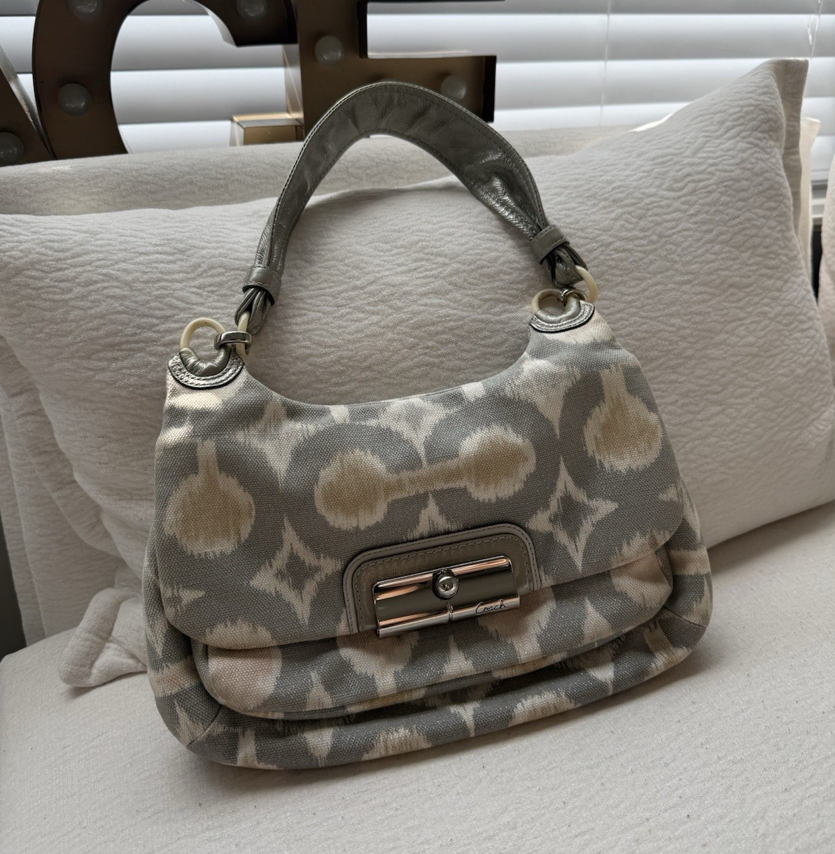 🪷 Vintage Coach Kristin Op Art Ikat Fabric Signature Hobo Shoulder Bag
