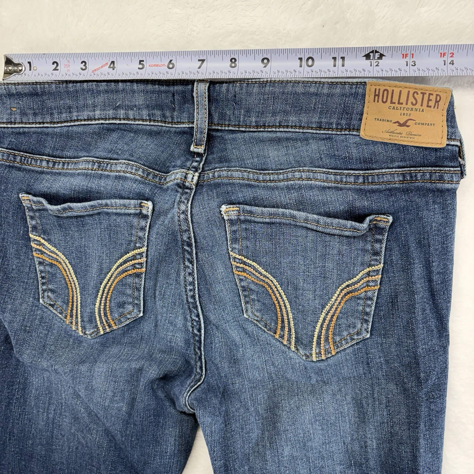 Hollister Women’s Blue Bootcut Jeans Low Rise Medium Wash Slim Fit Denim