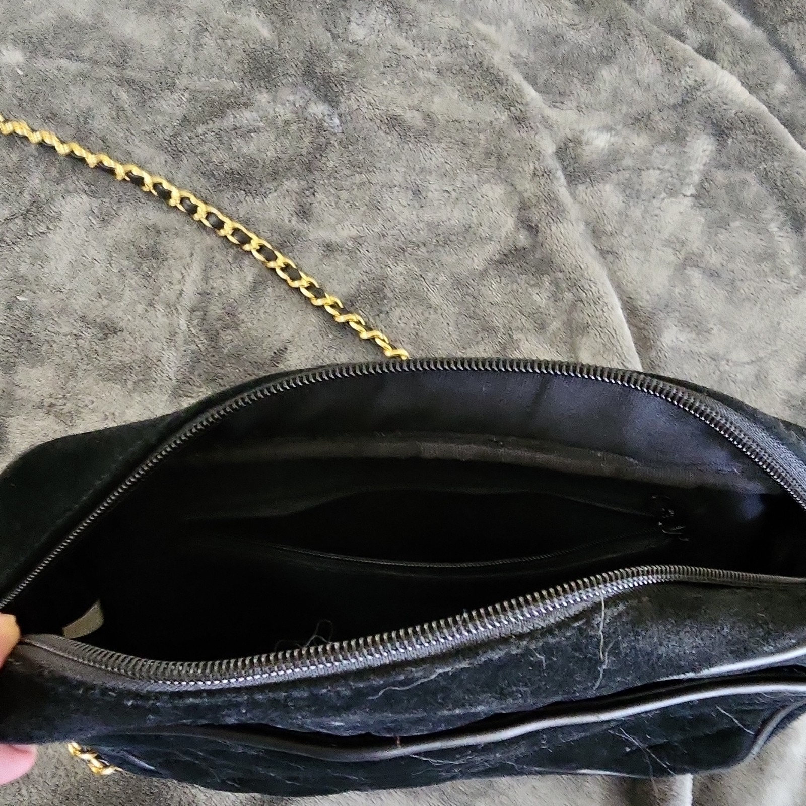 Black Small Shoulder Bag Quilted Gold Chain Strap Zip Magnetic Inner Pockets