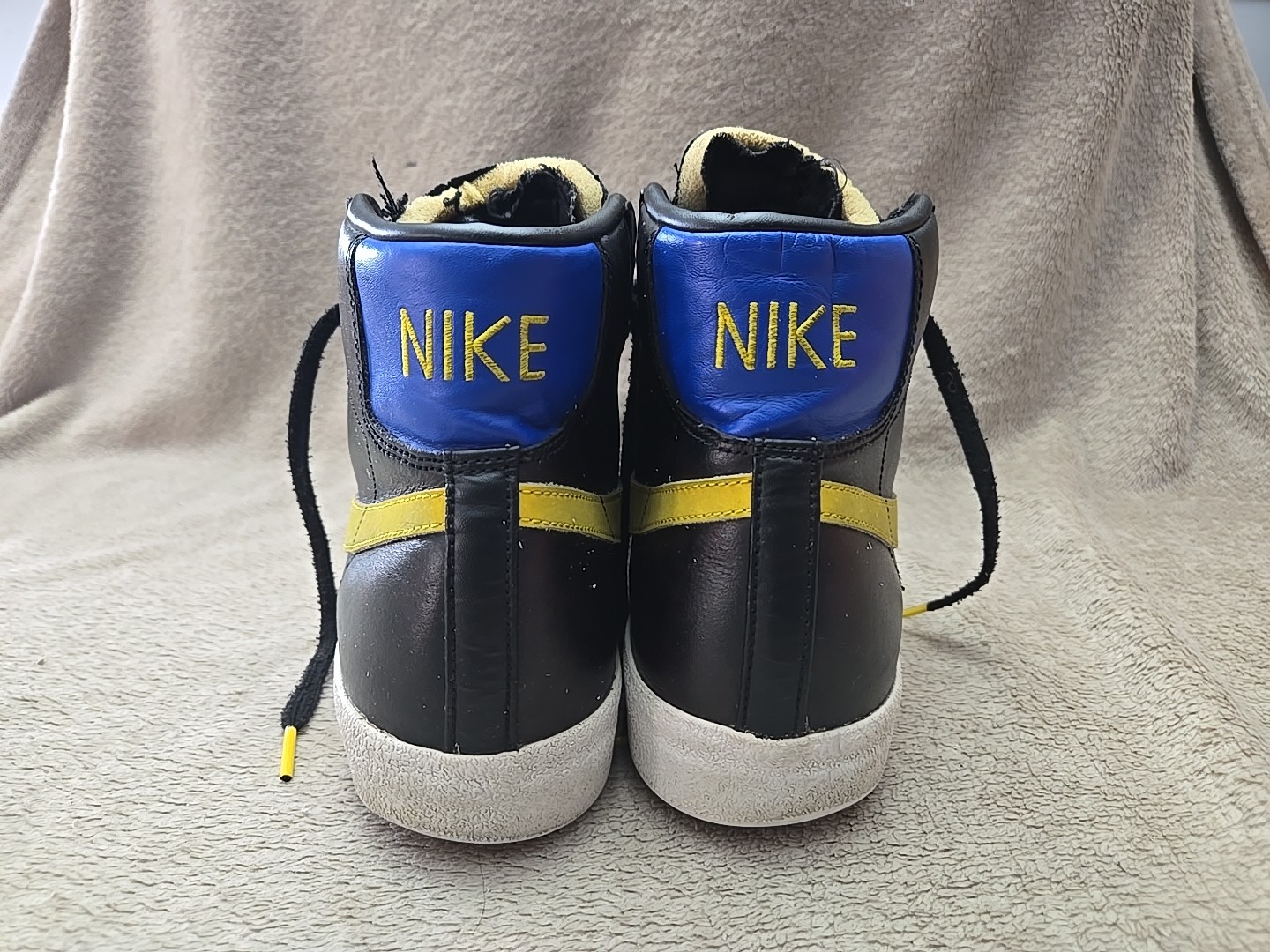 NIKE Peace Love & Basketball Blazer Mid 77 Black Sneakers Mens Sz 11 Sports Shoe