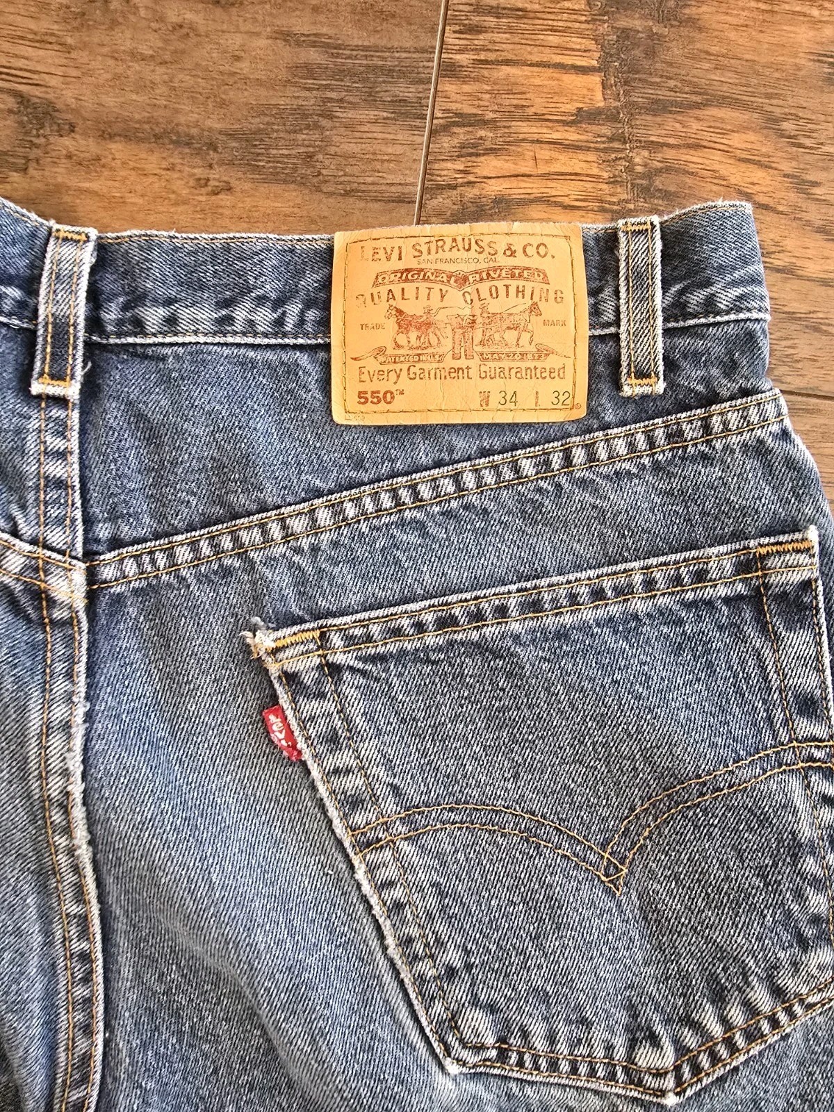 Levi’s 550 Relaxed Fit men’s jeans size 34×32. Paint Stains.LL-509. 1990
