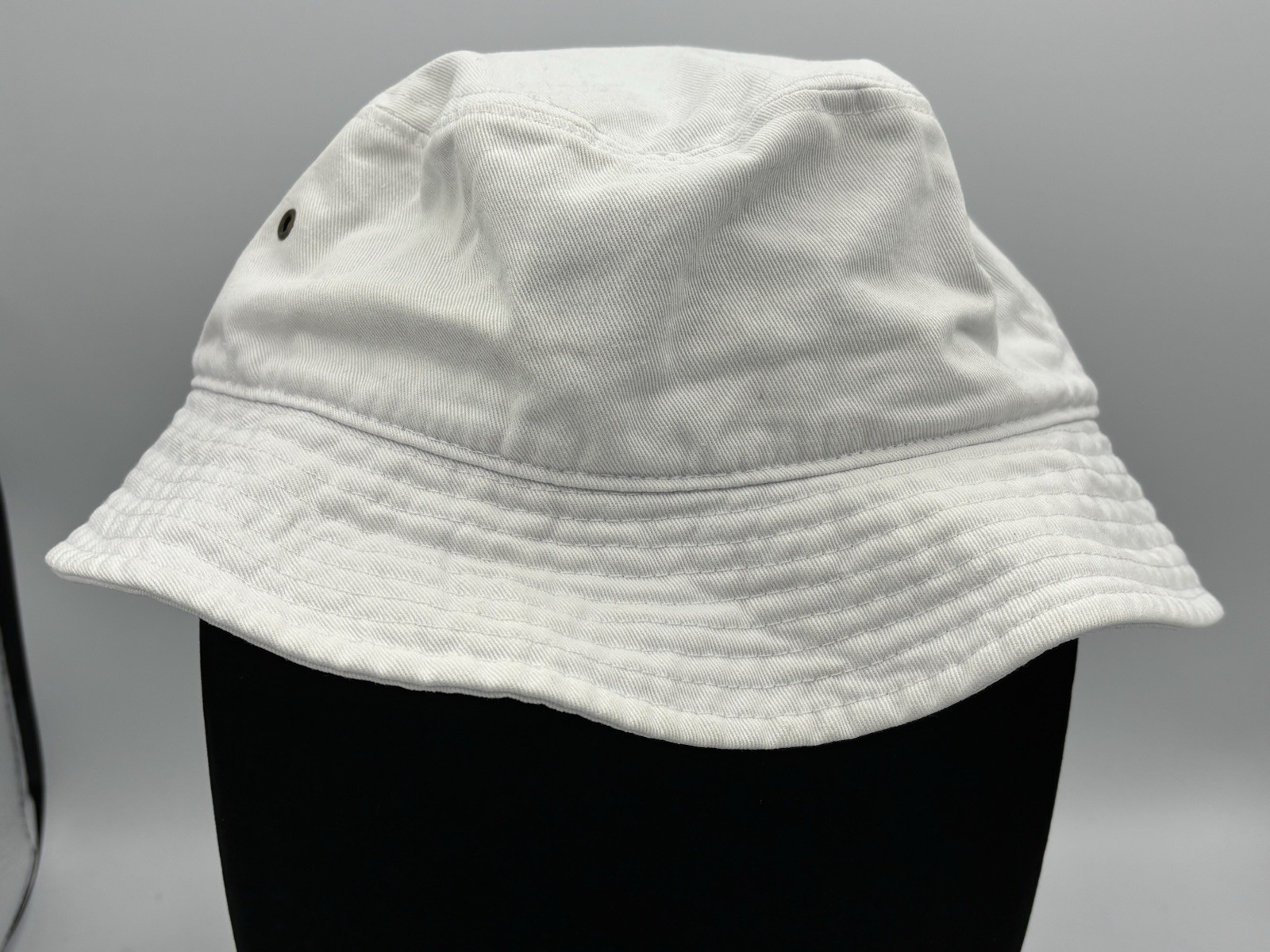Gelante White Bucket Hat Size Small / Medium