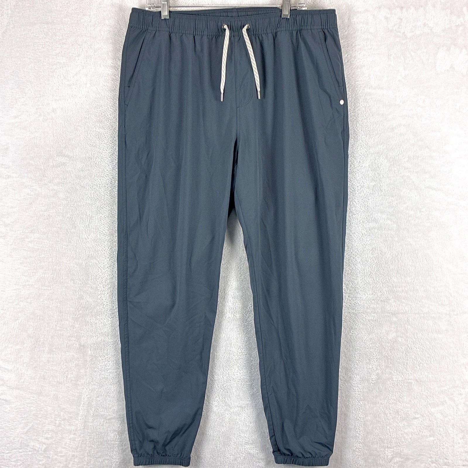 Vuori Pants Mens XL Slate Gray Kore Jogger Performance Preppy Luxury Gym Workout