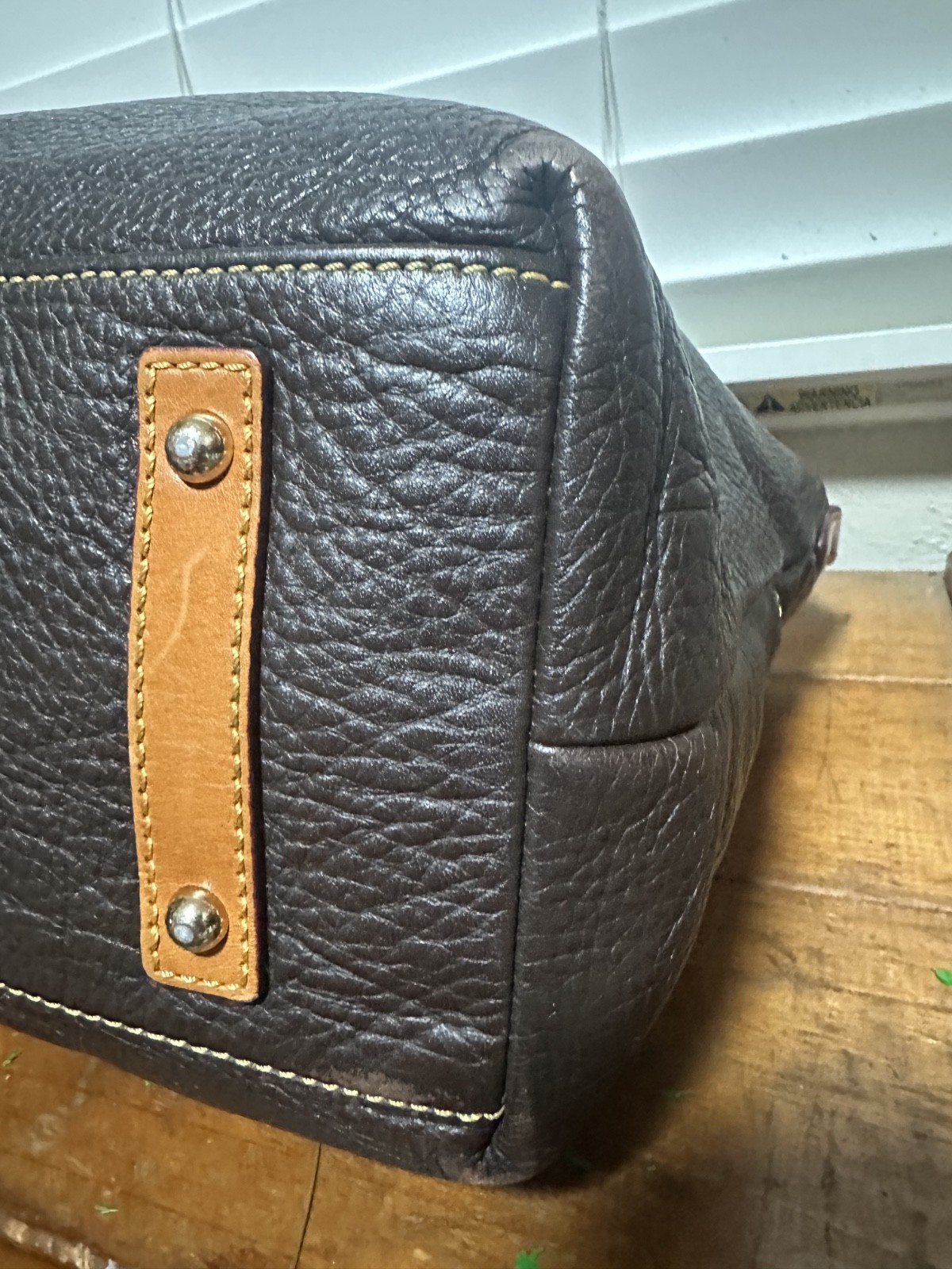 Dooney and Bourke Shoulder Bag – Leather Good Condition