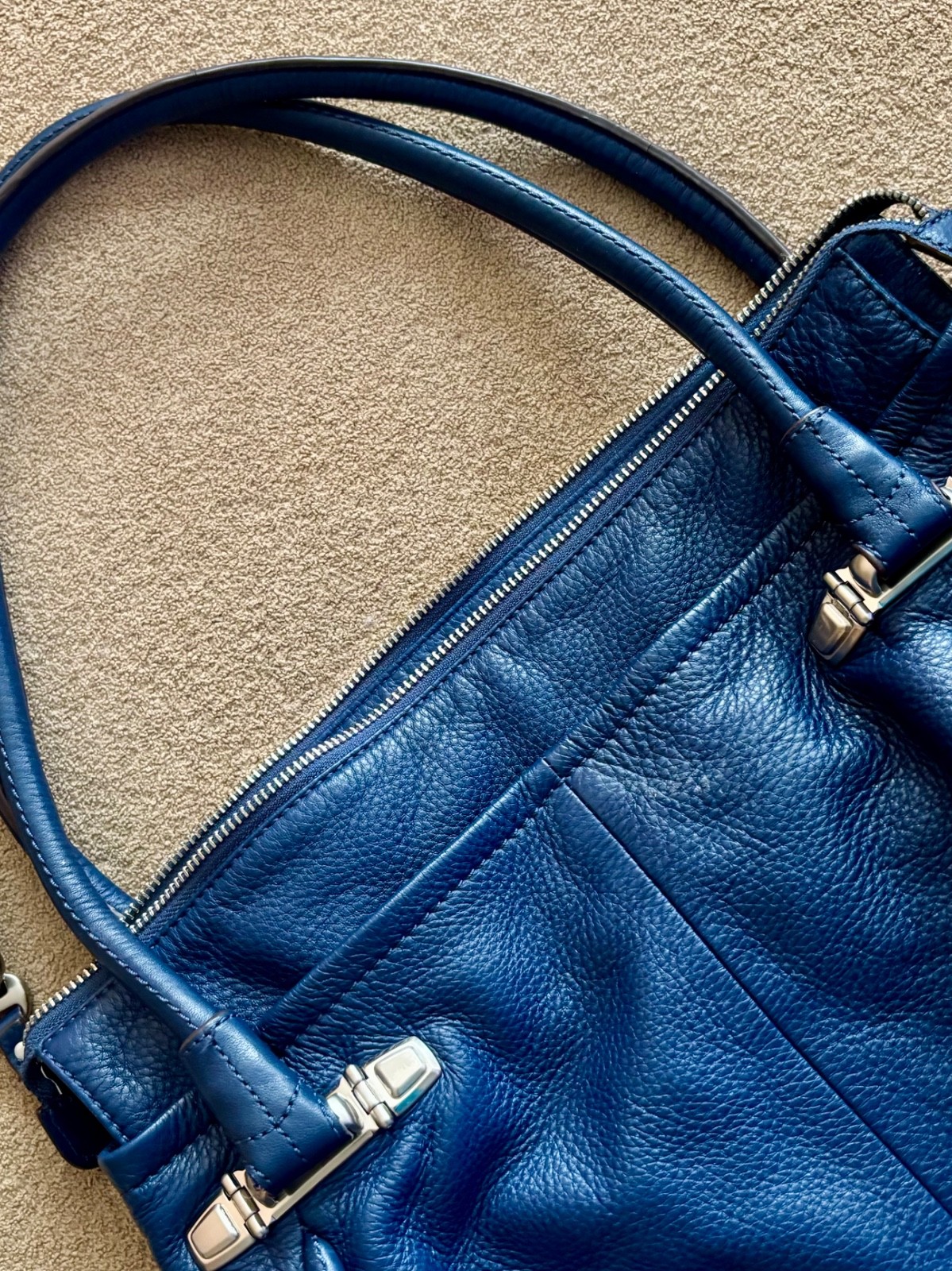 beautiful Royal blue Makowsky pebbedleather handbag, large with two side pockets