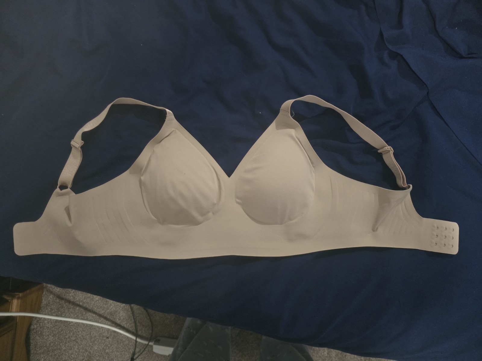 EBY Bra Womens SDD Beige Seamless Wireless Lightly Lined T-Shirt Adjustable
