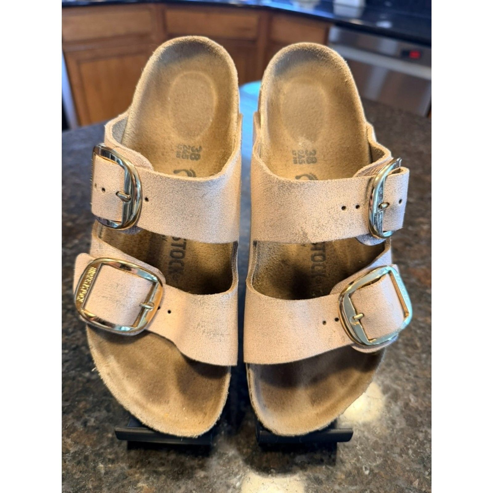 Birkenstock Arizona Big Buckle – Blush Taupe Distressed Nubuck – EU38 (L7/M5)