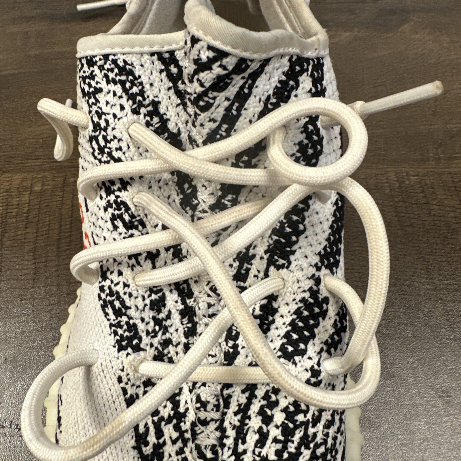 Adidas Yeezy Boost 350 V2 Low Zebra ( Size 9 ) V1