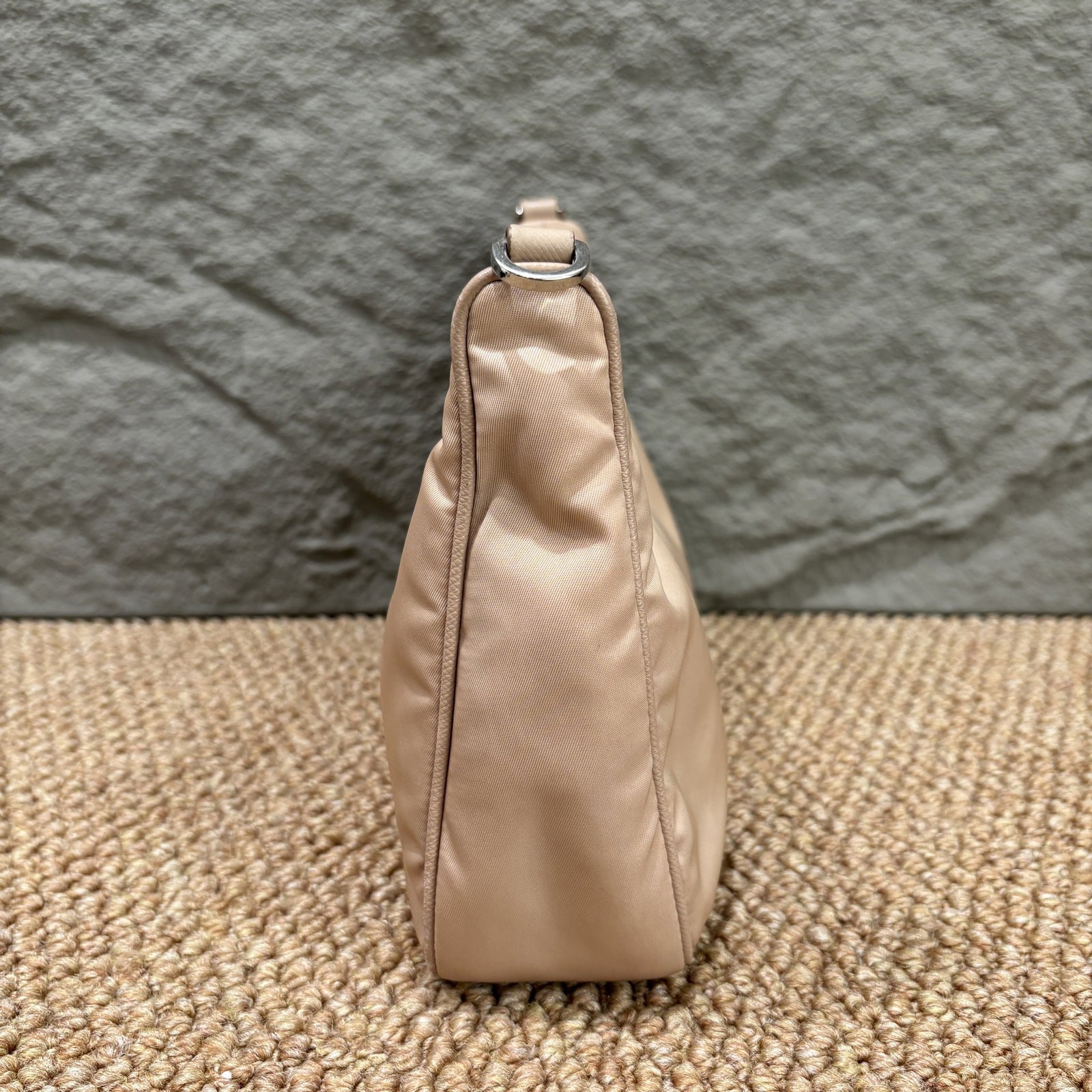 Prada Re Edition 2005 Shoulder Bag Beige Tessuto Nylon (mm1014c2)