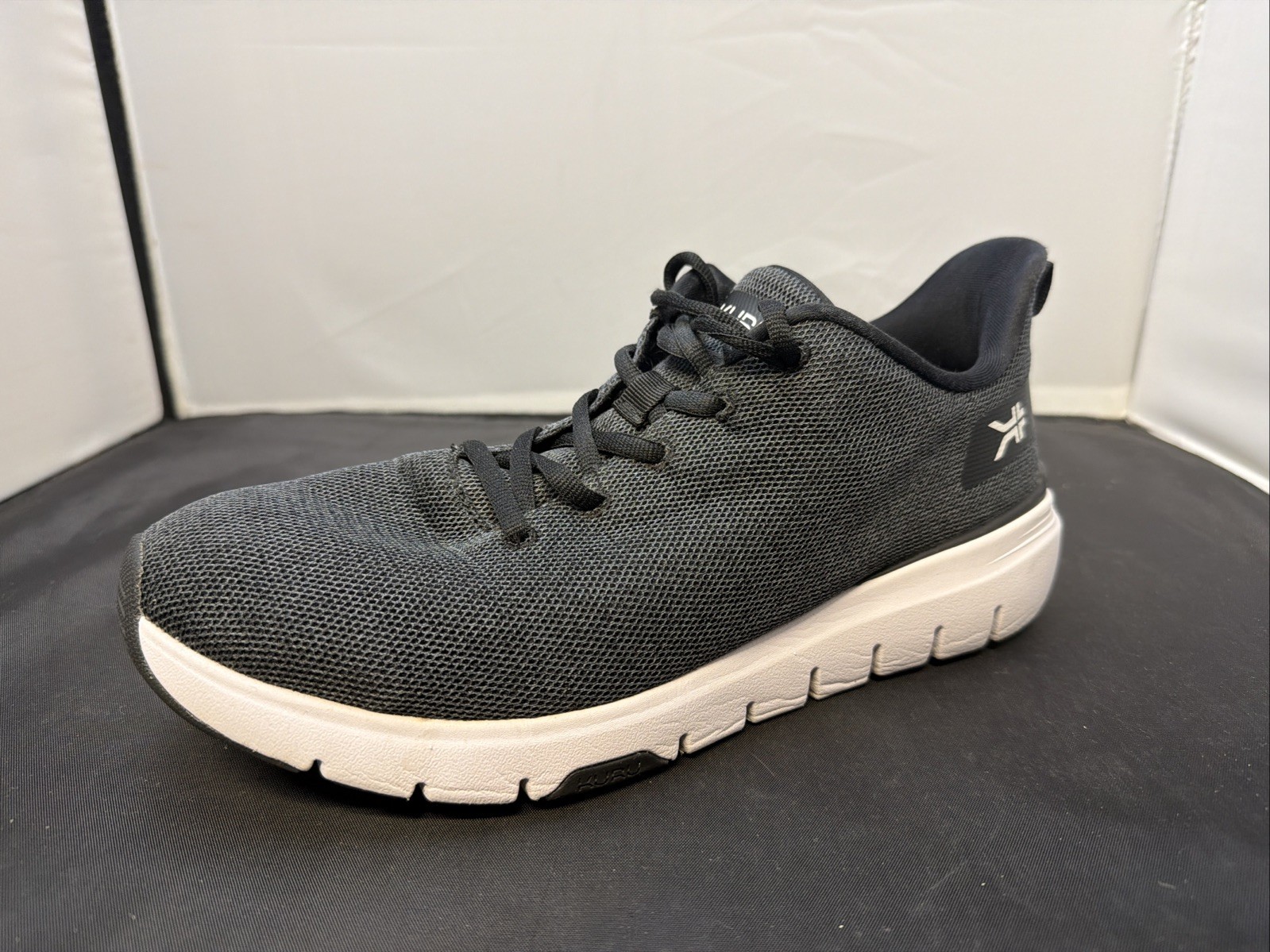 KURU FLEX Via Mens Shoes Sz 10 M Athletic Jet Black Bright White Knitted Sneaker
