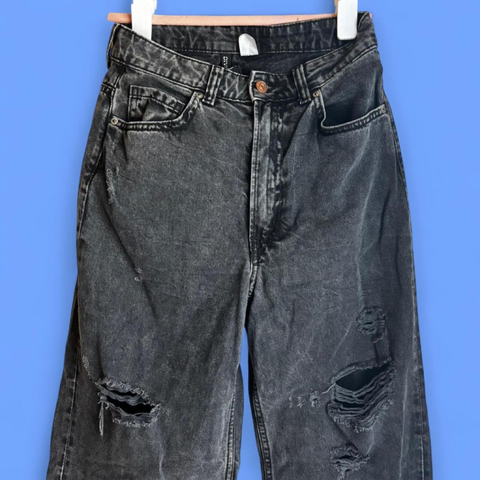 H&M Women’s Black and Grey Jeans